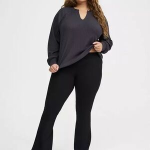Torrid Full-Length Ribbed Flare Pocket Legging- Size 2x